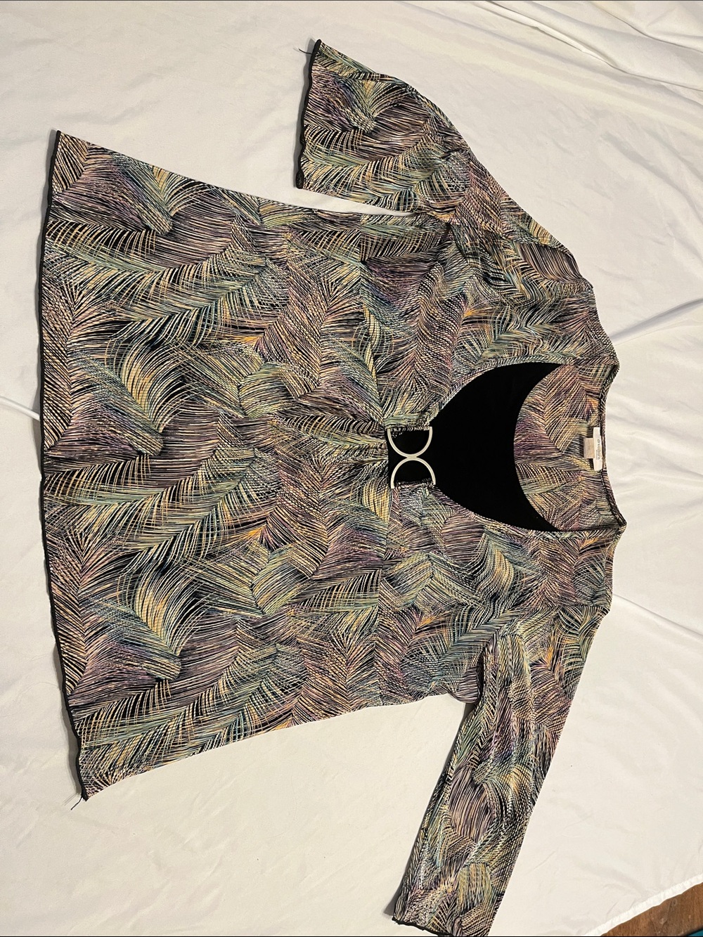 Women's Palm-Print textured V-Neck Top with Ring Detail - Multicolor